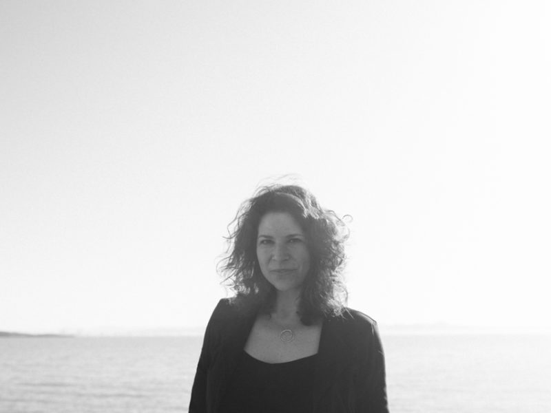 Kris Delmhorst: “Horses in the Sky”