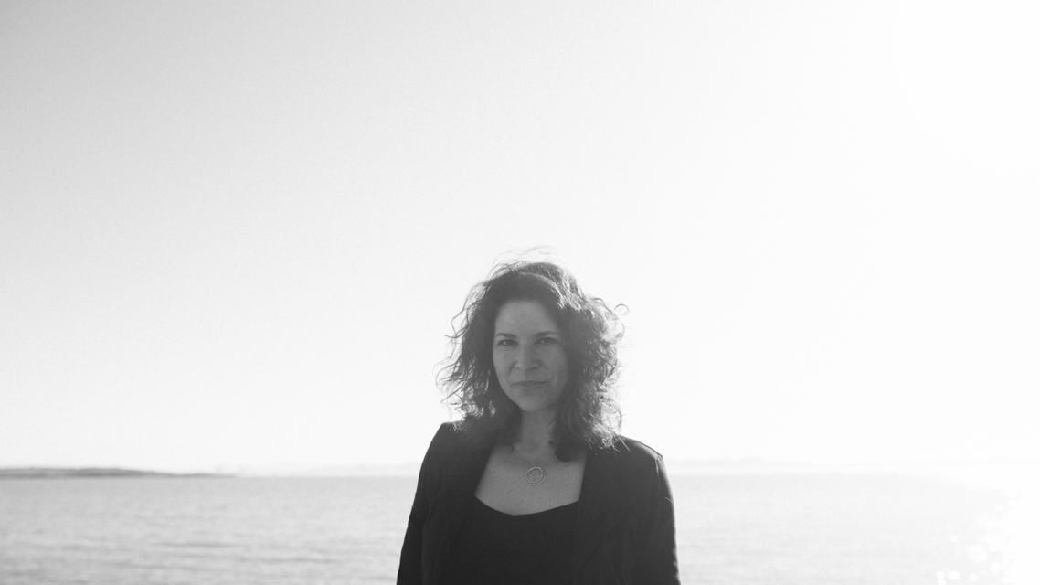 Kris Delmhorst: “Horses in the Sky”